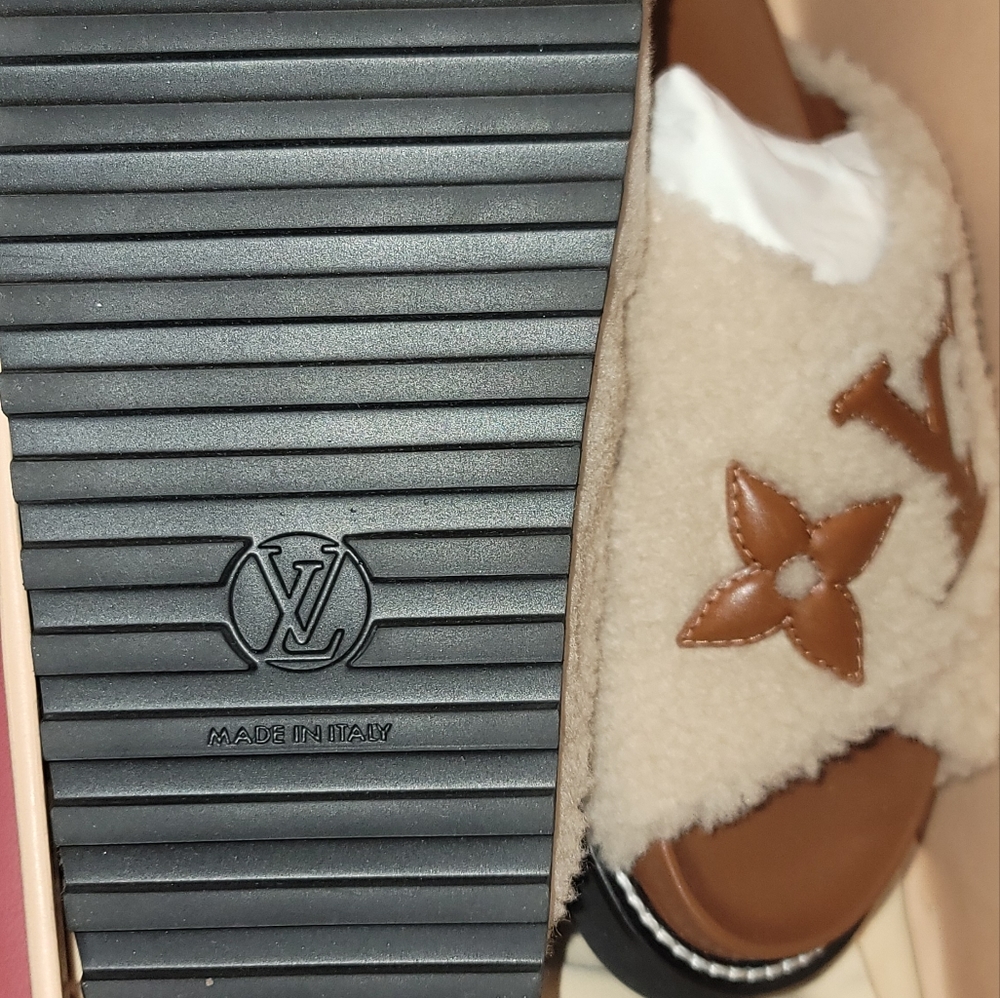 Louis Vuitton Shearling Logo Slide Sandals in Cream and Brown - Picture 6 of 11